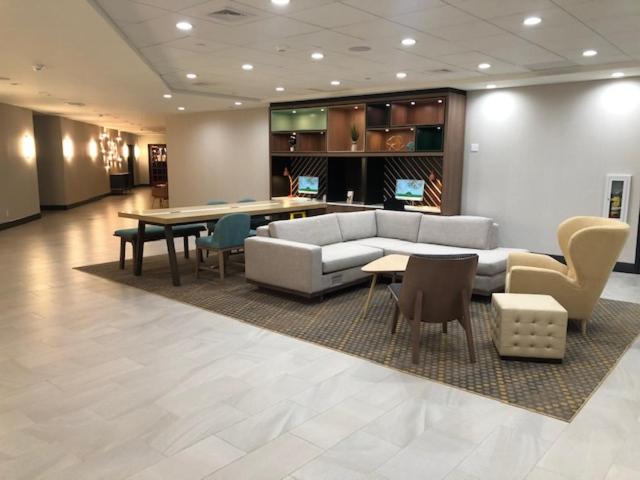 holiday inn long island islip arpt east by ihg