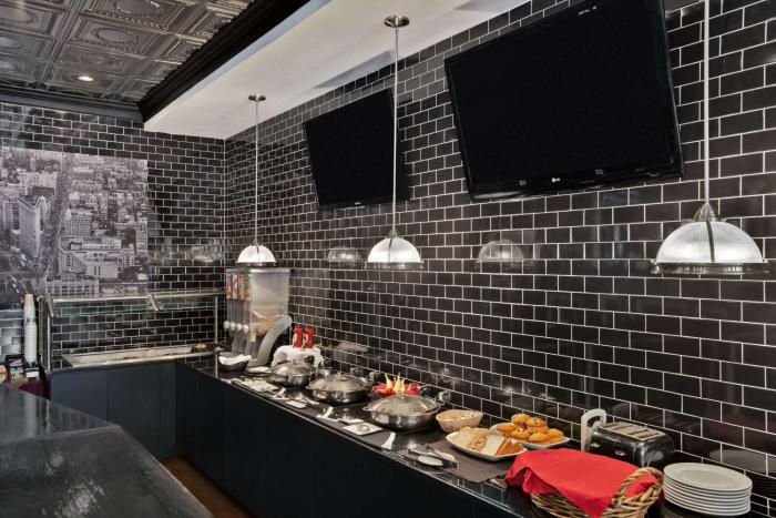 holiday inn long island islip arpt east by ihg