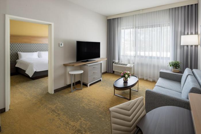 holiday inn long island islip arpt east by ihg
