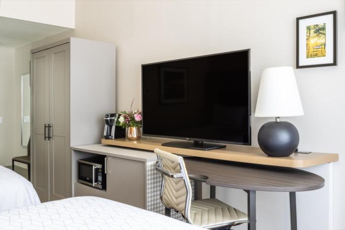 holiday inn long island islip arpt east by ihg