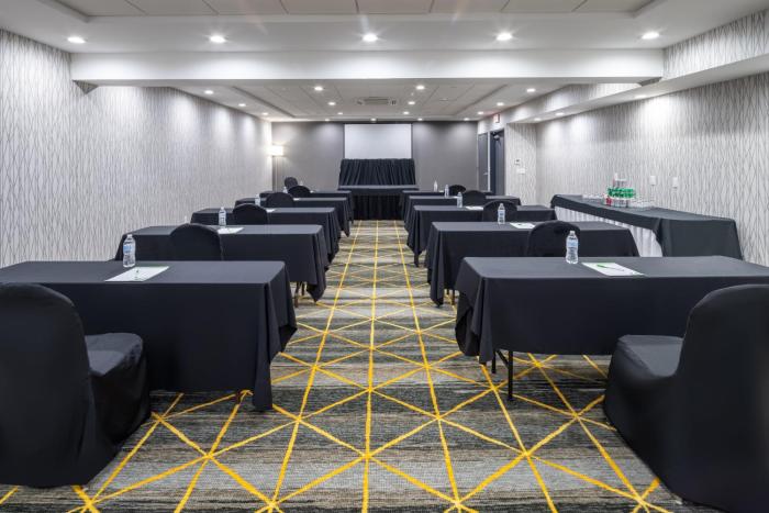 holiday inn long island islip arpt east by ihg