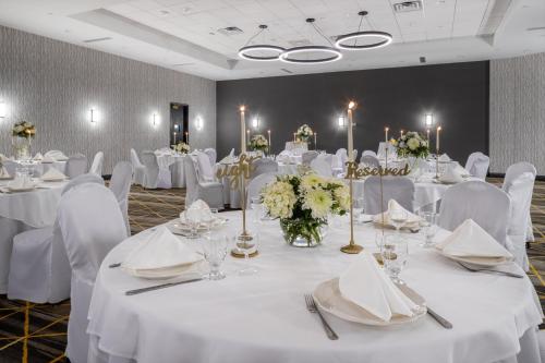 holiday inn long island islip arpt east by ihg