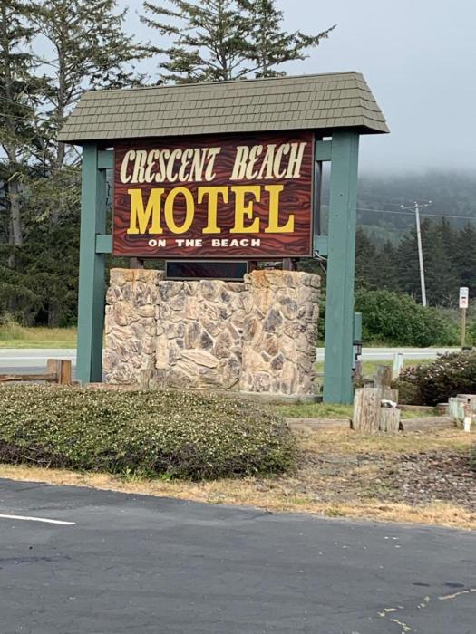 crescent beach motel
