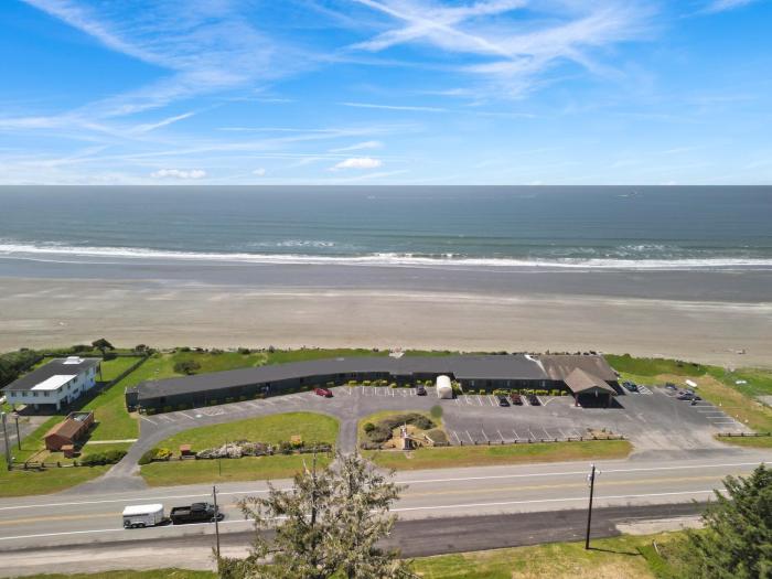 crescent beach motel