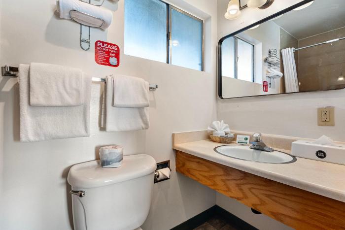 crescent beach motel