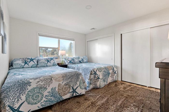 crescent beach motel