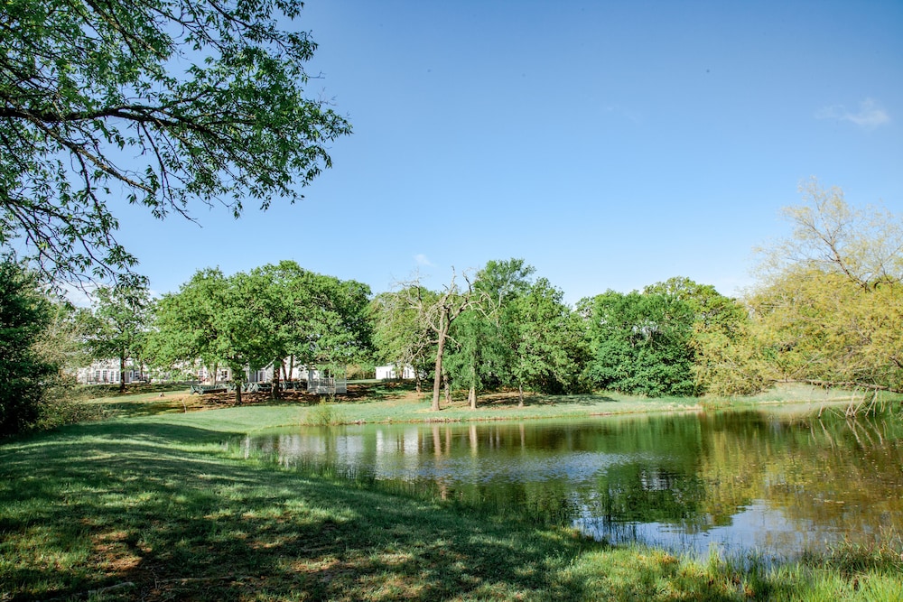 towering oaks event and retreat center