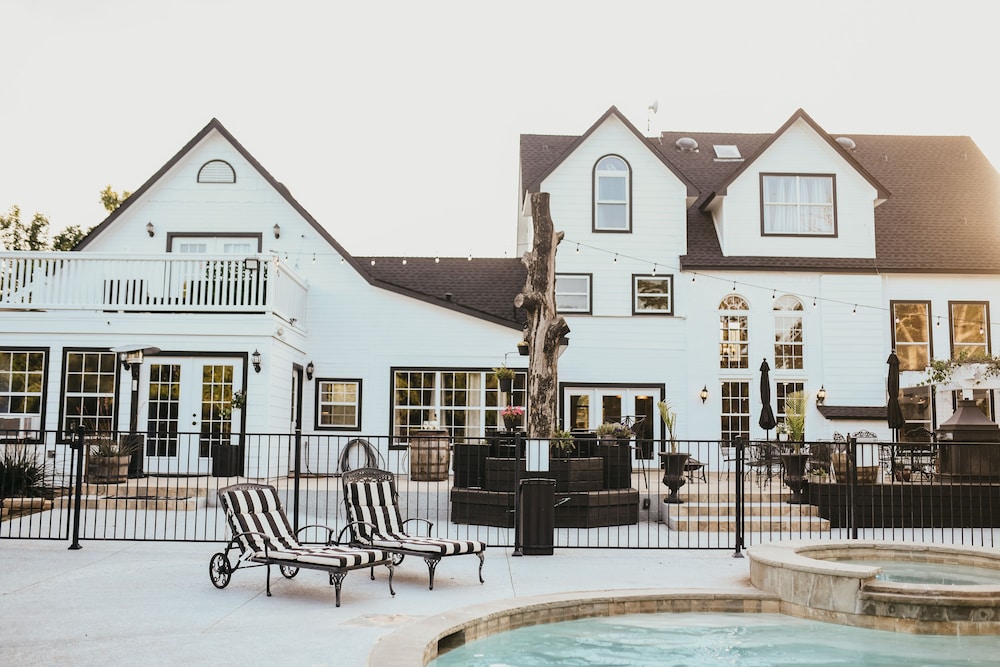 towering oaks event and retreat center