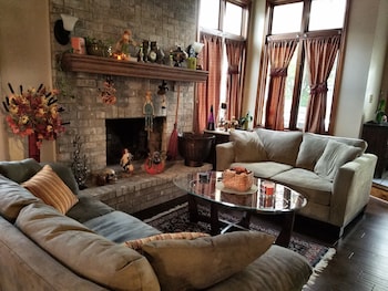 Hampton House,,3.5 star