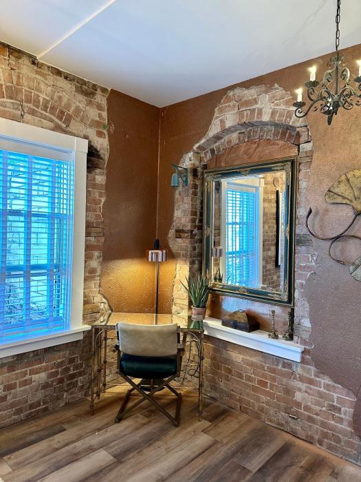 bisbee brownstone suites