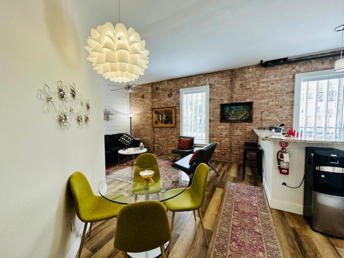 bisbee brownstone suites