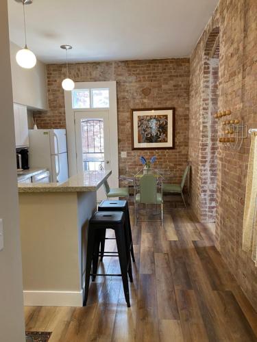bisbee brownstone suites