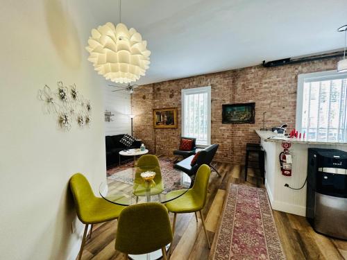 bisbee brownstone suites