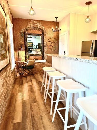 bisbee brownstone suites