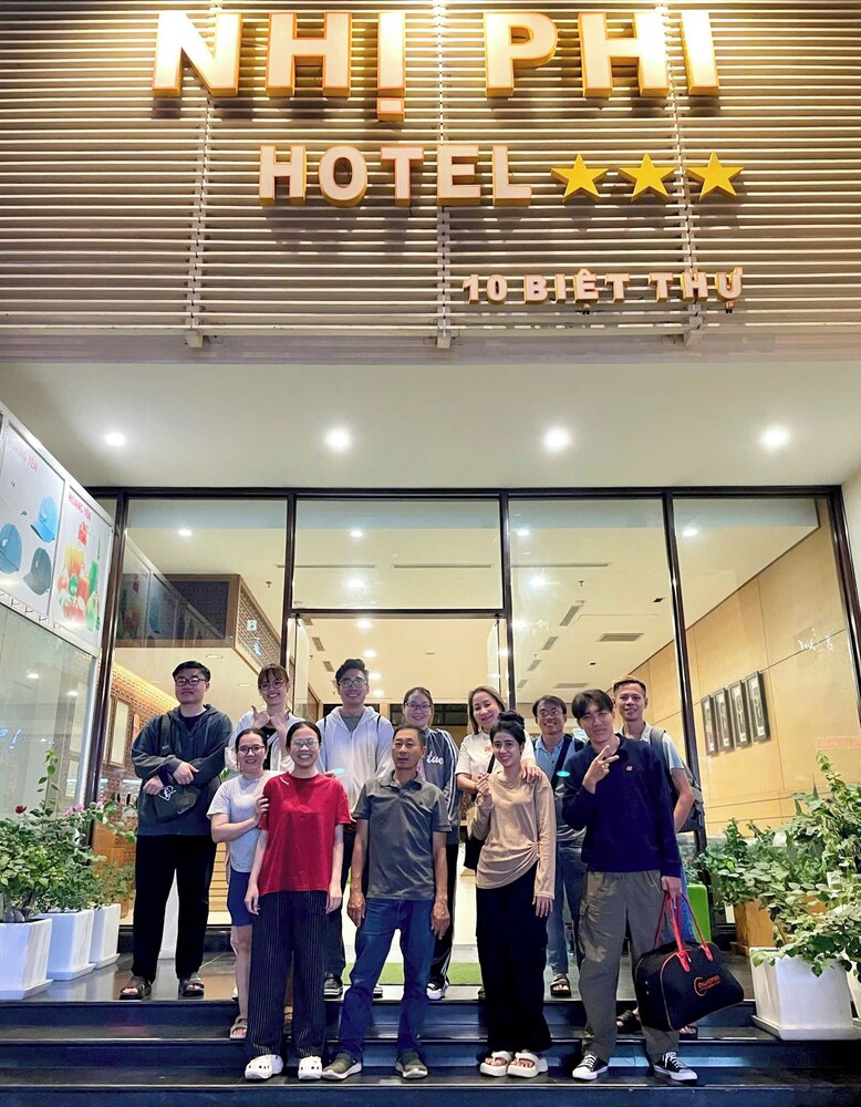 nhi phi hotel