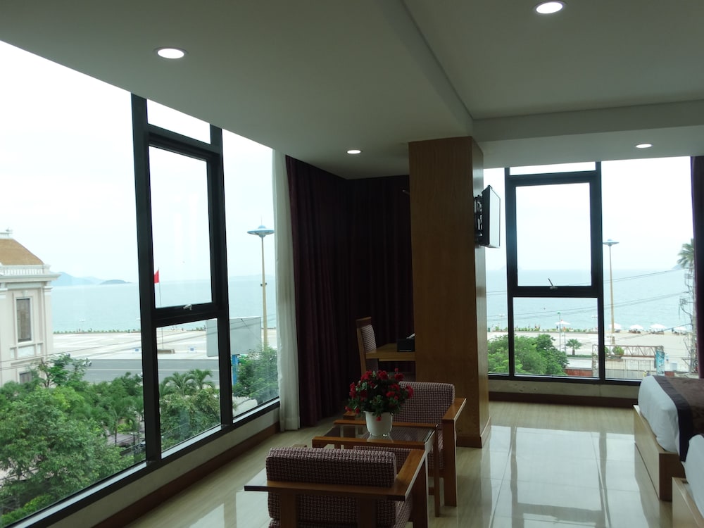 happy light central nha trang