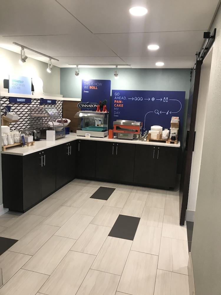 holiday inn express allentown north by ihg