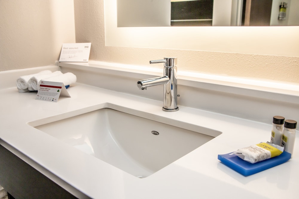 holiday inn express allentown north by ihg