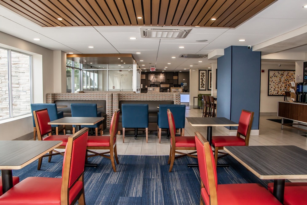 holiday inn express allentown north by ihg