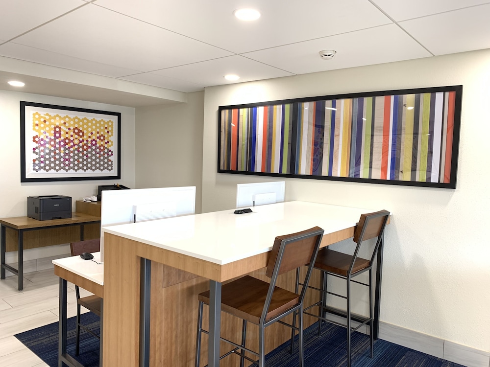 holiday inn express allentown north by ihg