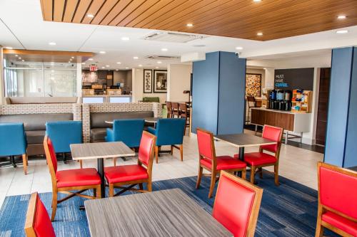 holiday inn express allentown north by ihg