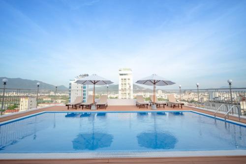 galliot hotel nha trang