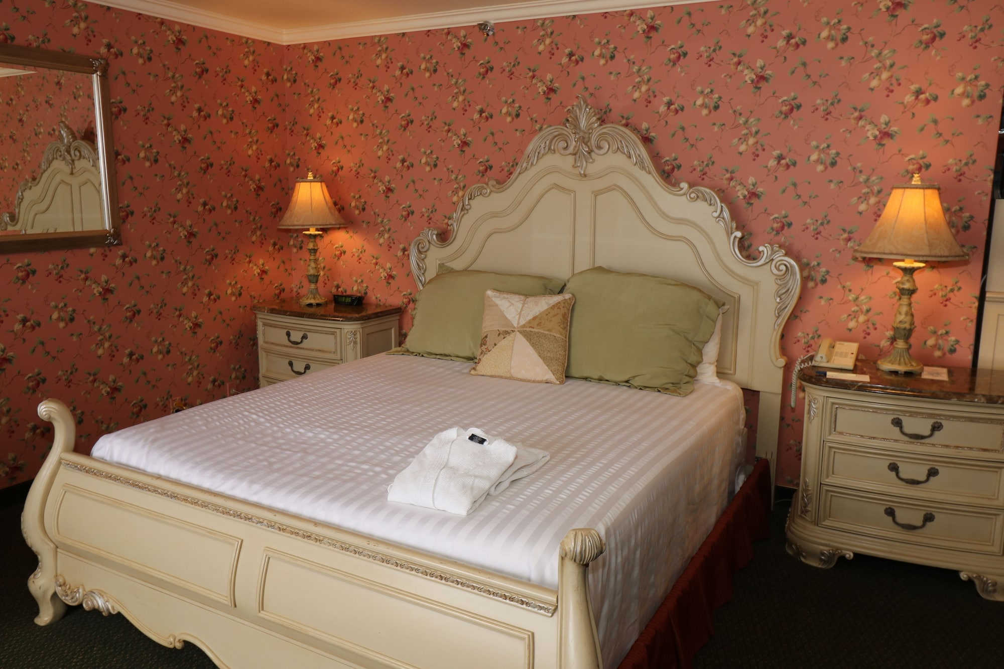 la serena inn