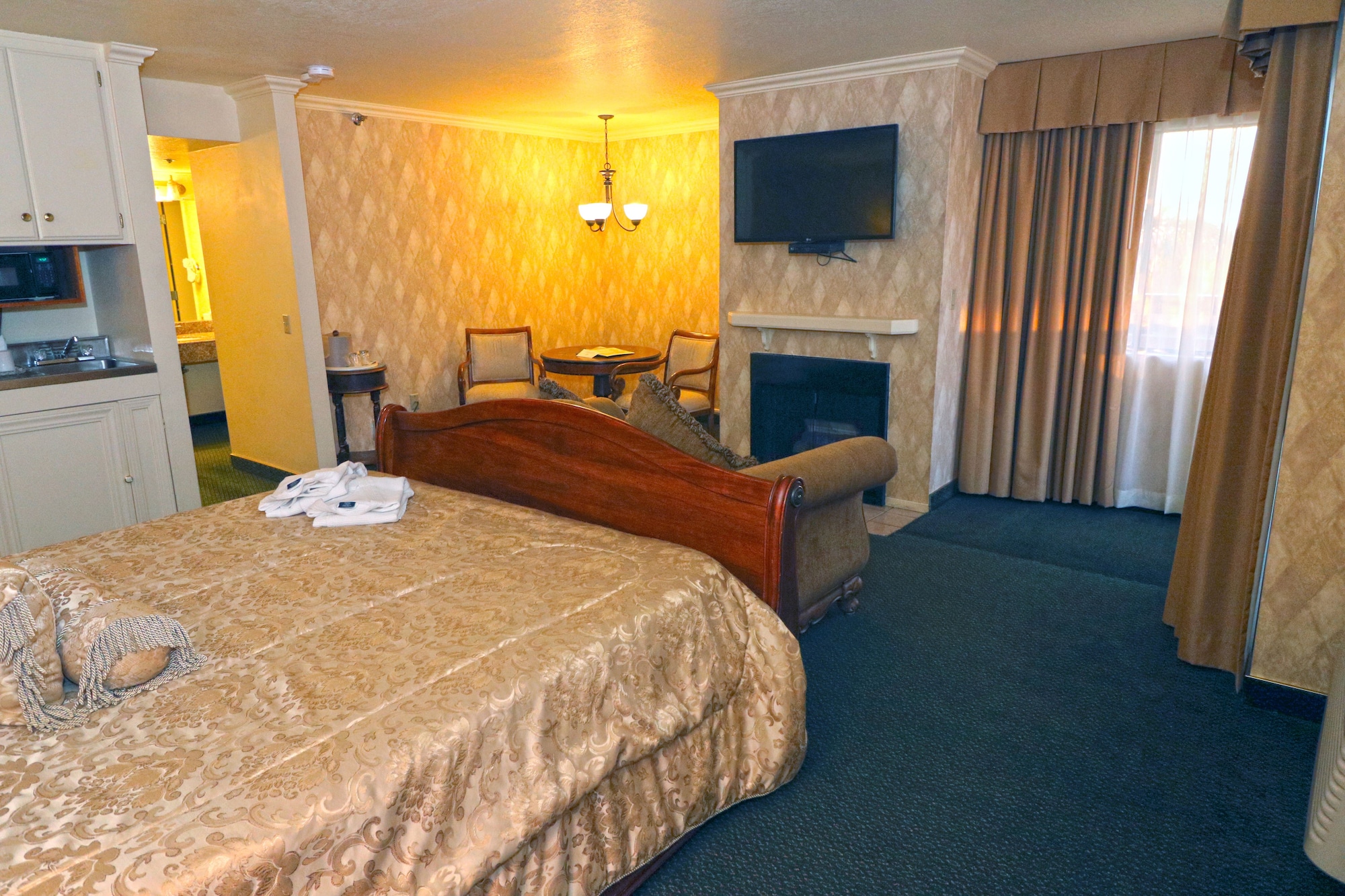 la serena inn
