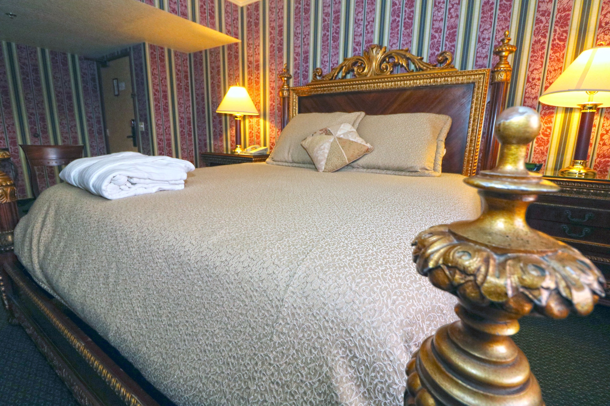 la serena inn