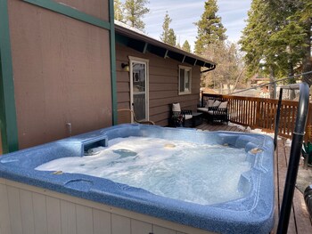 Buffalo Crossing,Big Bear Lake>>Big Bear City,2 star