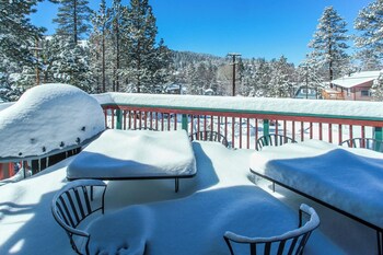 Buffalo Crossing,Big Bear Lake>>Big Bear City,2 star