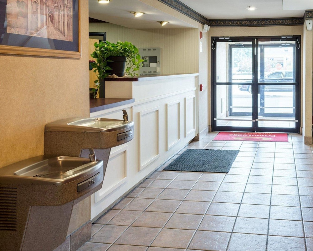 econo lodge near fort gregg adams i 295