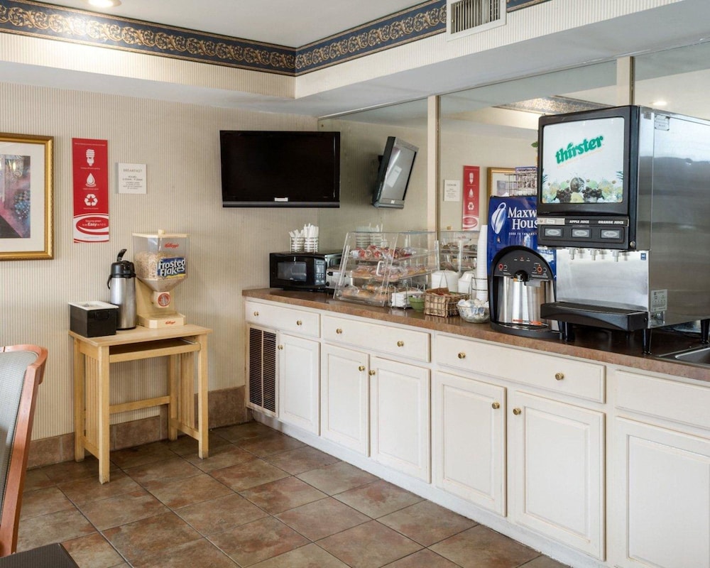 econo lodge near fort gregg adams i 295