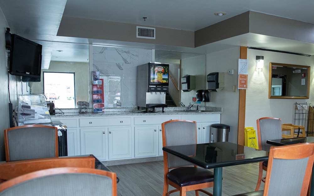 econo lodge near fort gregg adams i 295