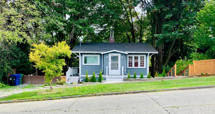 phinneywood hideaway zoo meets lake