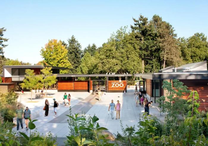 phinneywood hideaway zoo meets lake