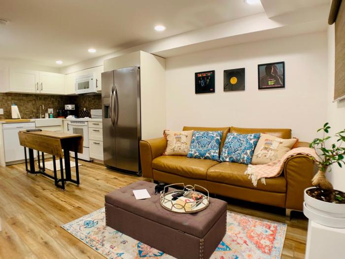 phinneywood hideaway zoo meets lake