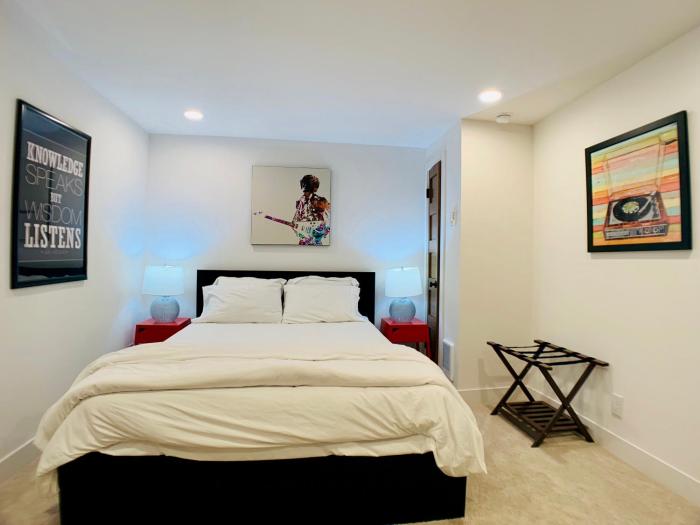 phinneywood hideaway zoo meets lake