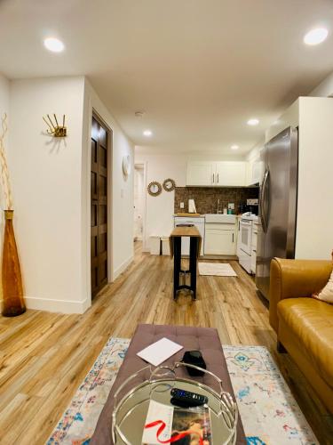 phinneywood hideaway zoo meets lake