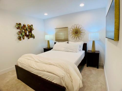 phinneywood hideaway zoo meets lake