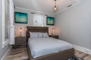 20 hypolita luxury downtown apartment