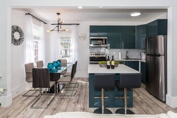 20 hypolita luxury downtown apartment