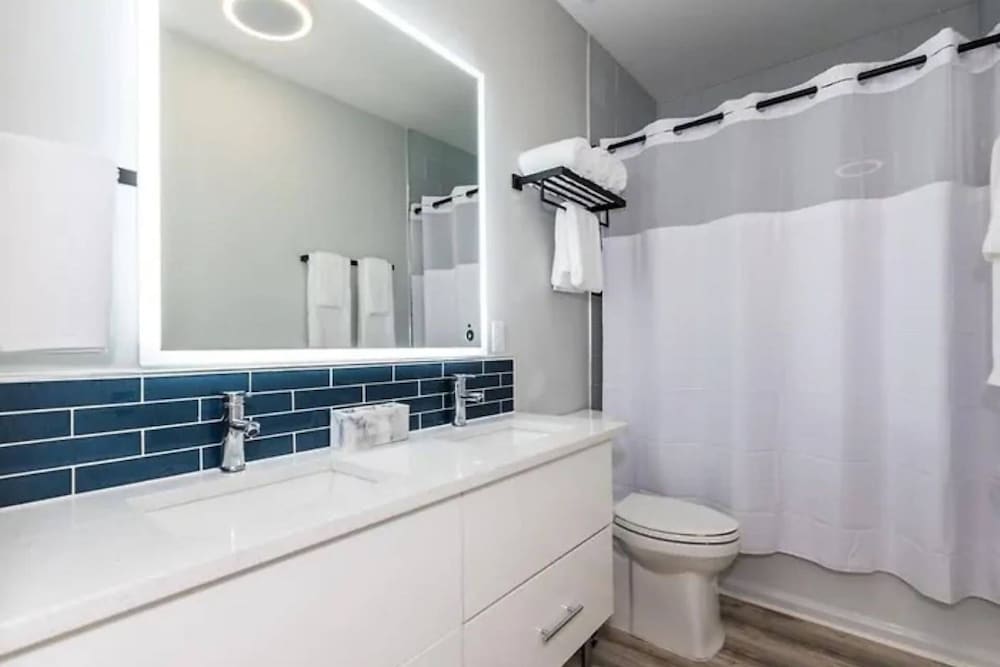 20 hypolita luxury downtown apartment
