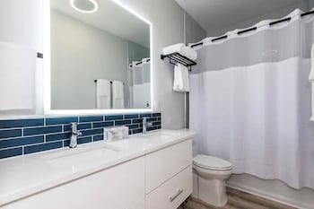 20 hypolita luxury downtown apartment