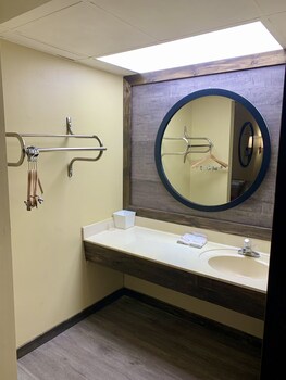 executive inn chester