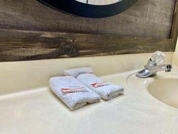 executive inn chester