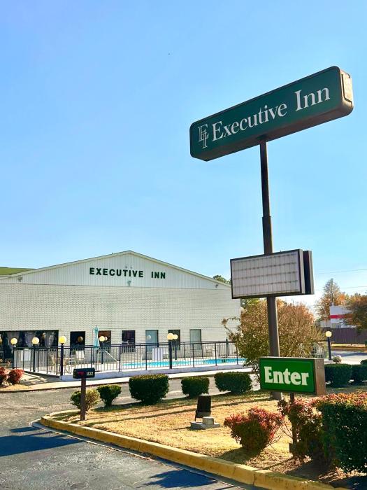 executive inn chester