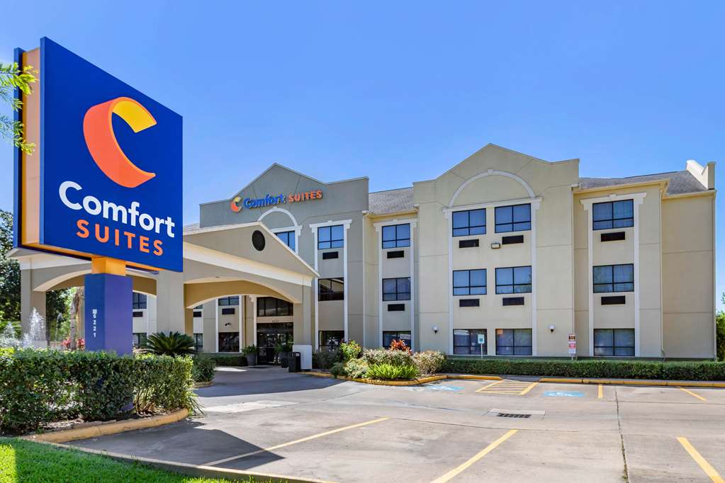 comfort suites near the galleria