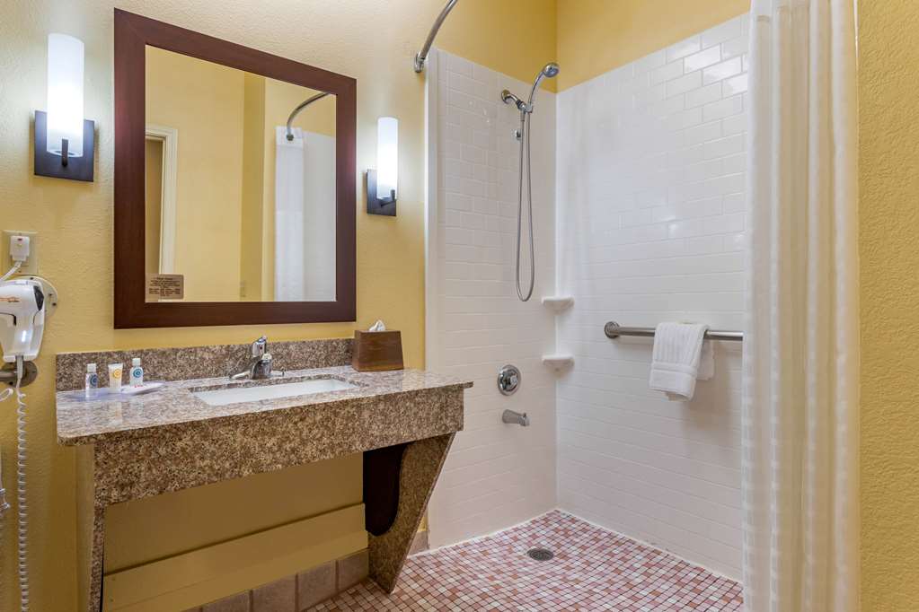 comfort suites near the galleria