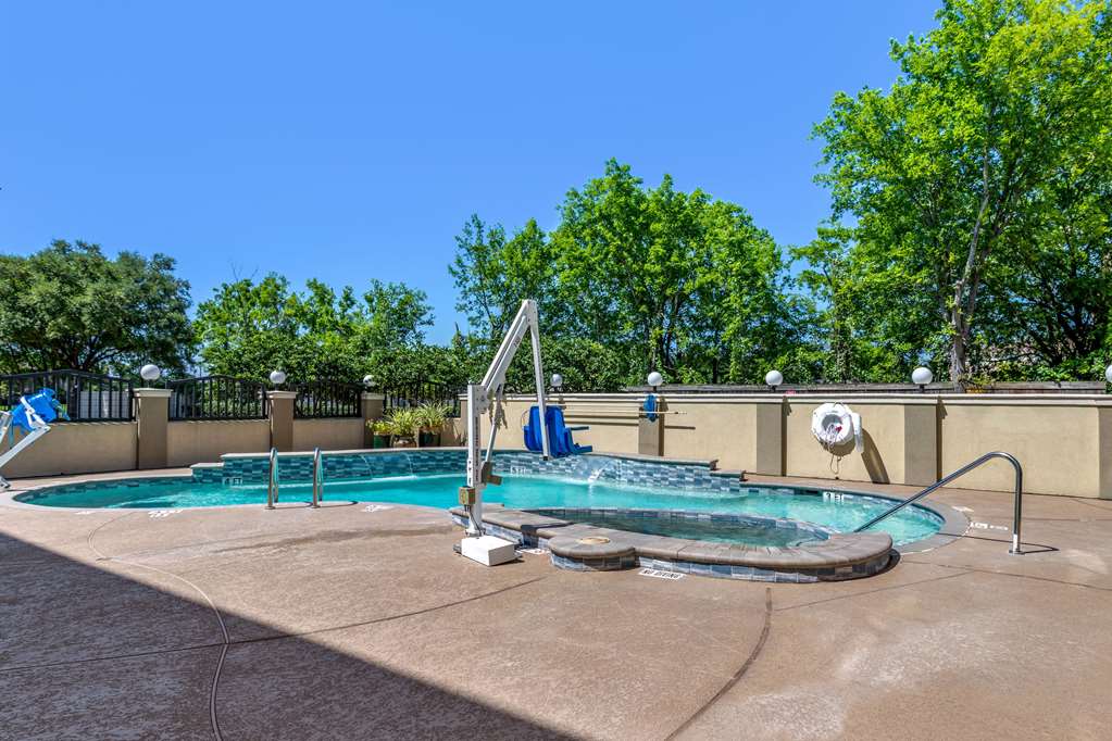 comfort suites near the galleria